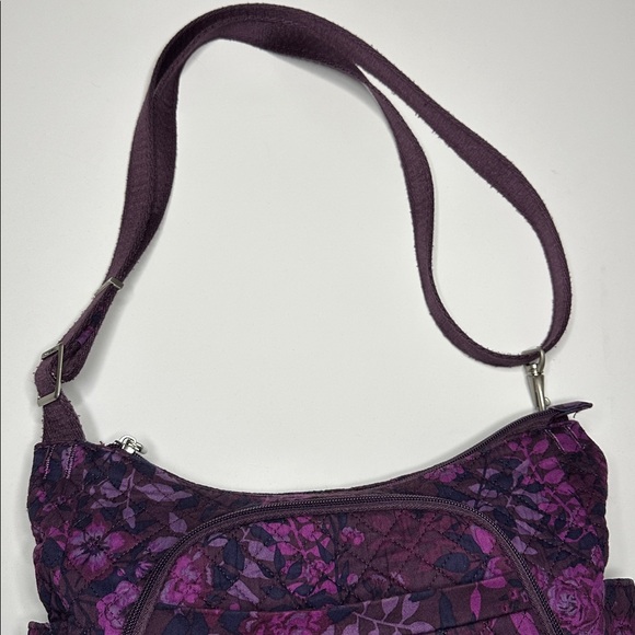 Travelon Anti-theft Classic Crossbody Bucket Bag - Picture 2 of 13